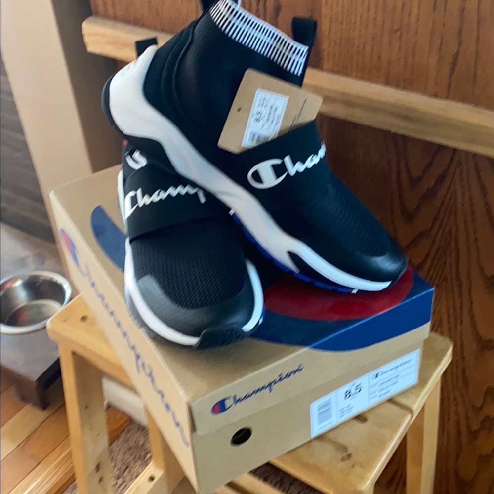 Men’s Champion Rally Pro Brand New